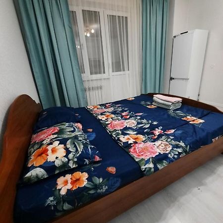Appartement Кошкарбаева 45 Б à Astana Extérieur photo