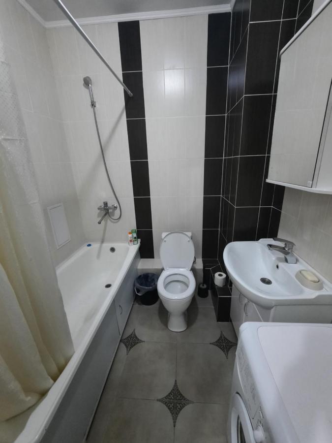 Appartement Кошкарбаева 45 Б à Astana Extérieur photo