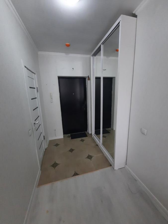 Appartement Кошкарбаева 45 Б à Astana Extérieur photo